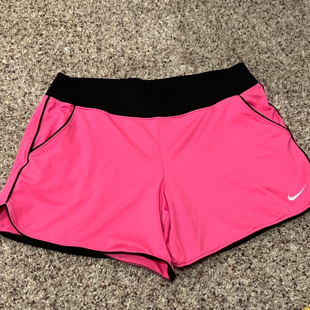 💖 Girls Nike Dri-FIT Shorts – Pink/Black (XL) 💖
